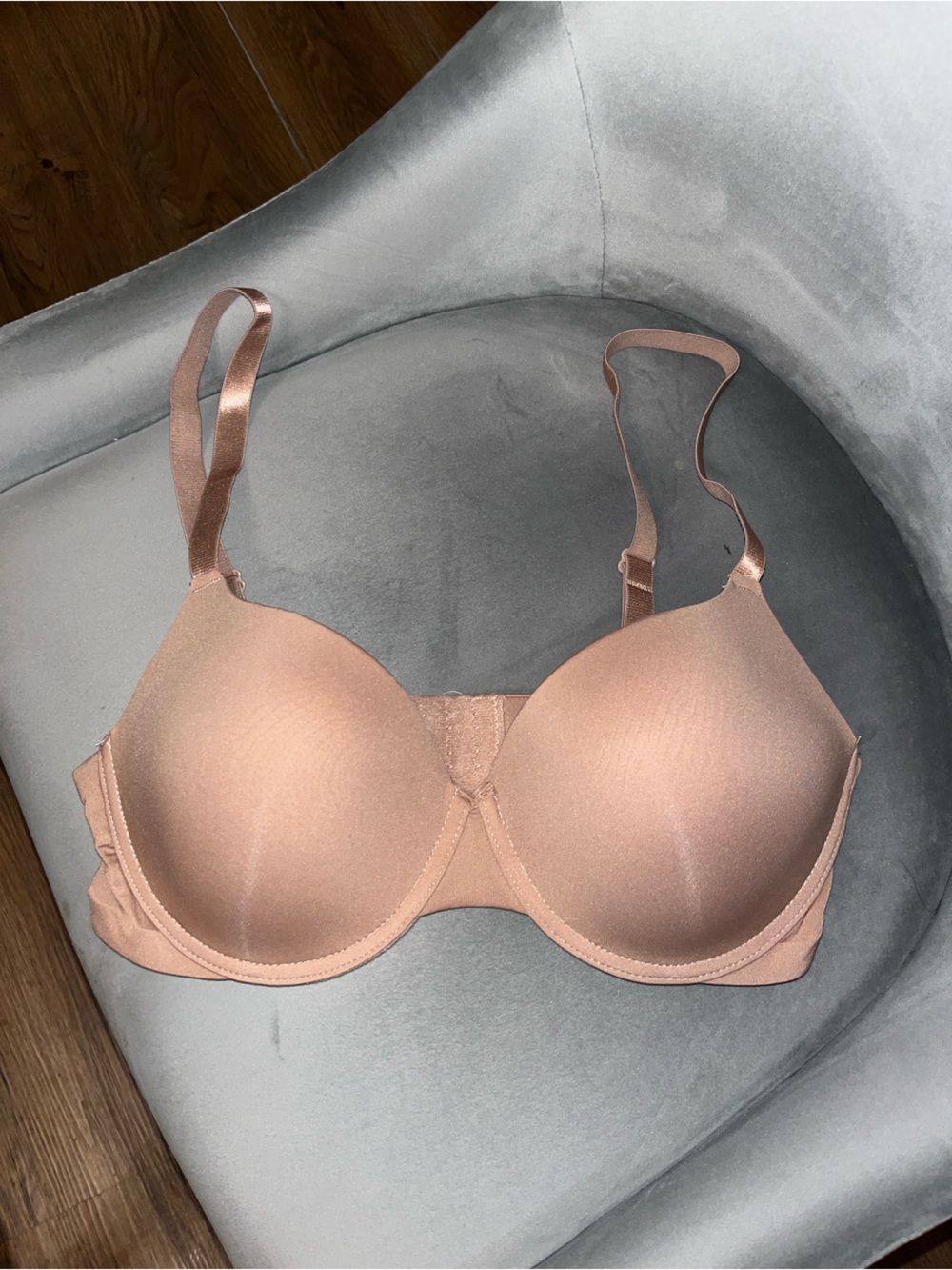 Nude t-shirt bra